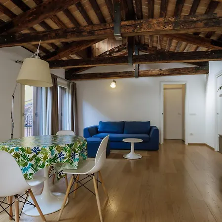 Apartment Yourbanflat Piazza Dei Signori 2 *